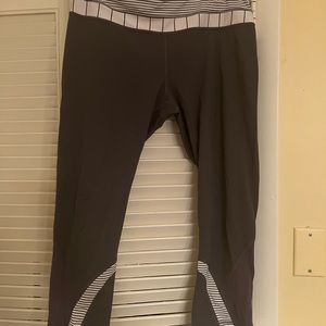Lululemon cropped Grey leggings